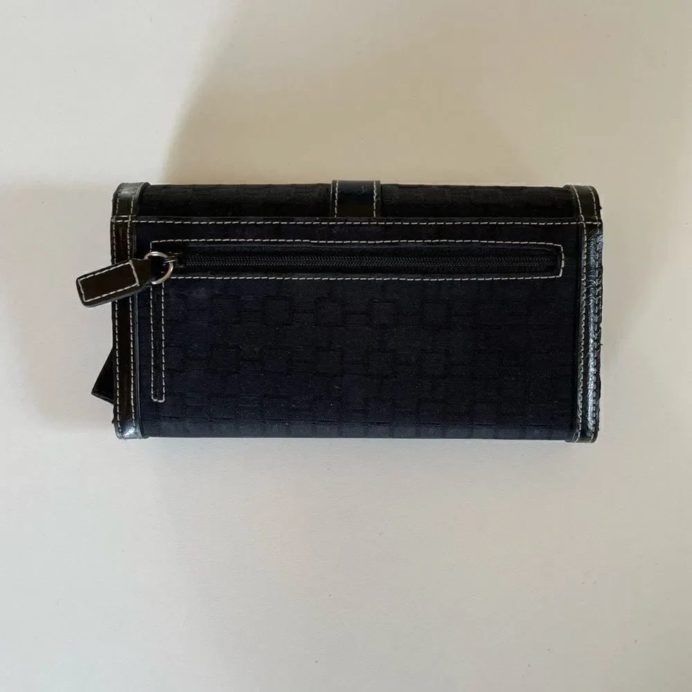 EUC Unbranded Womens Black Wallet with cute Buckle Snap